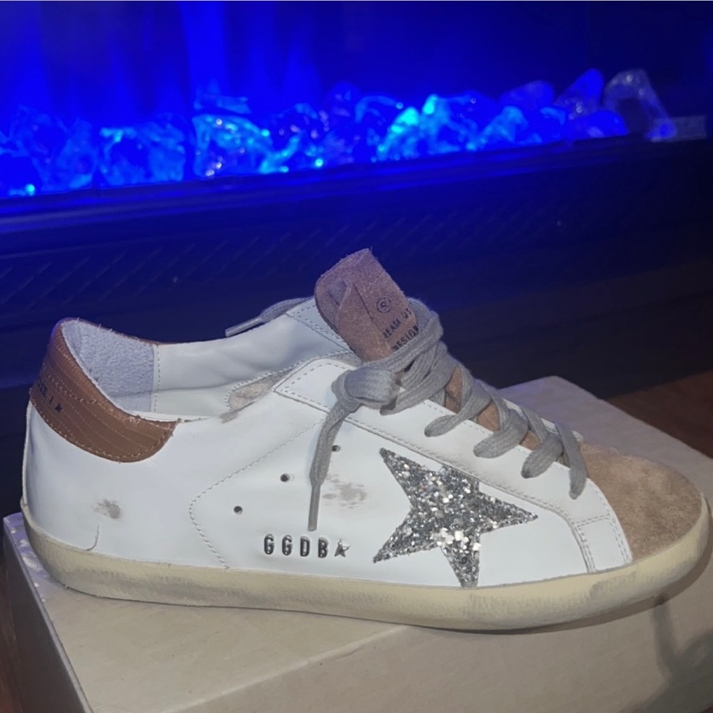 Golden Goose Superstar - Brand New NWT
In box with passport and dust bag - Picture 5 of 10